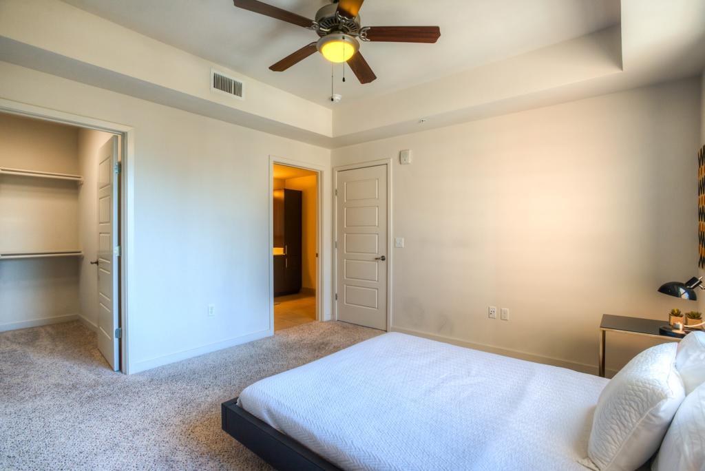 Locale Austin - Rainey Street Apartment Bagian luar foto